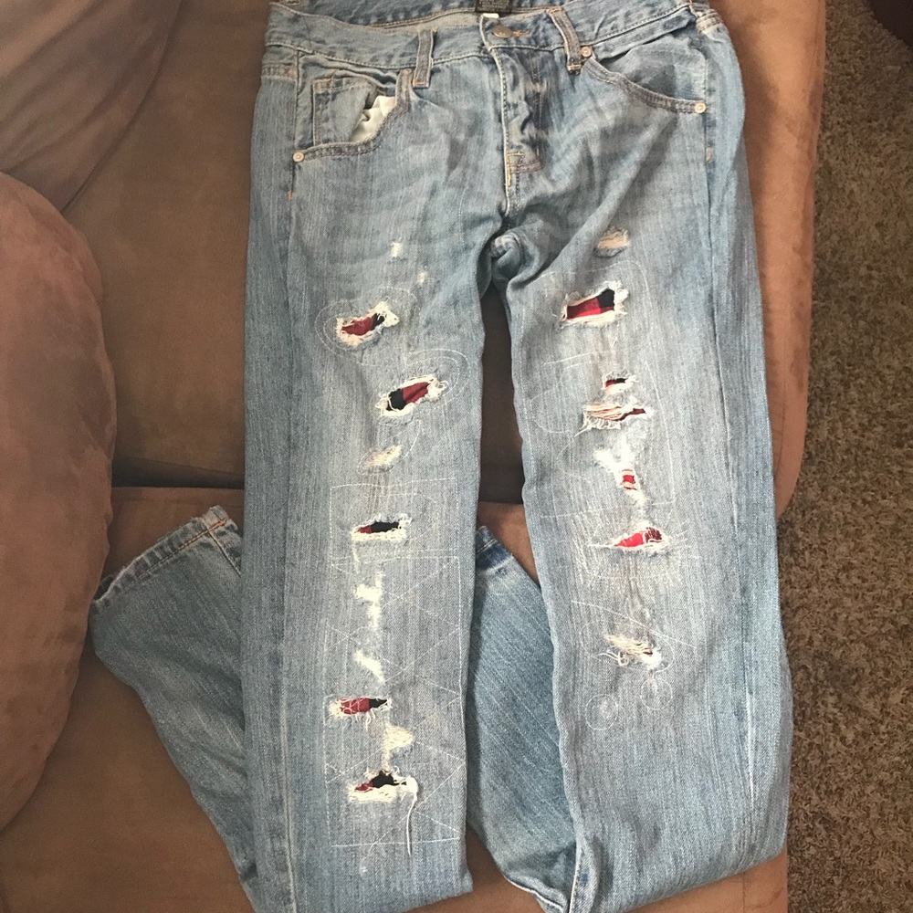 CLOTHES - Picture 2 of 8